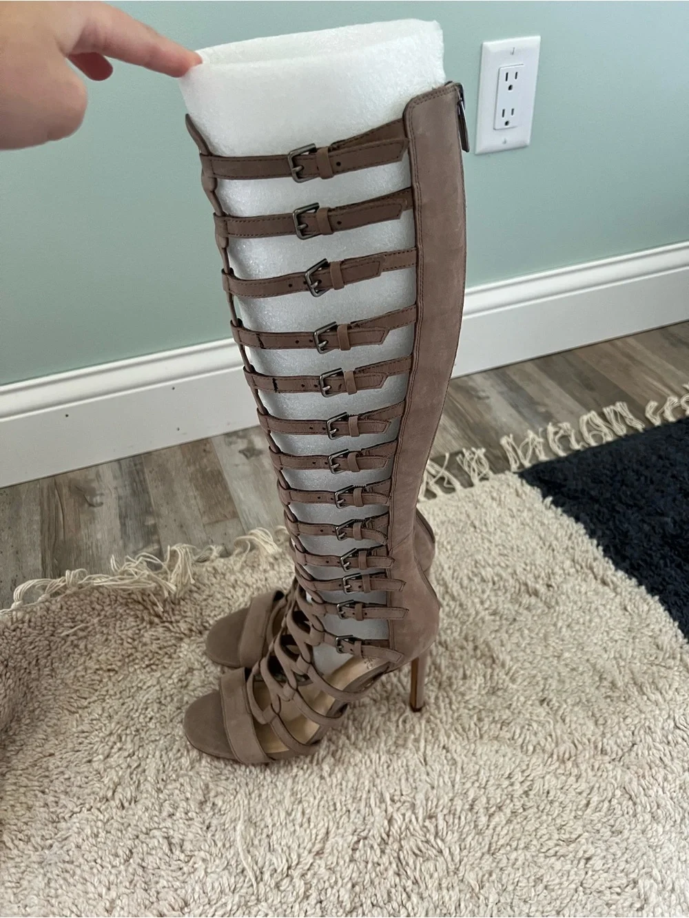 Vince Camuto Brown Gladiator Knee-High Strappy Heels - Women Shoes Size 7